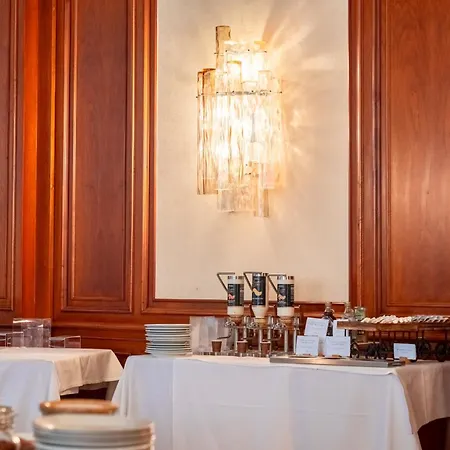 Hotel Vittoria 5*